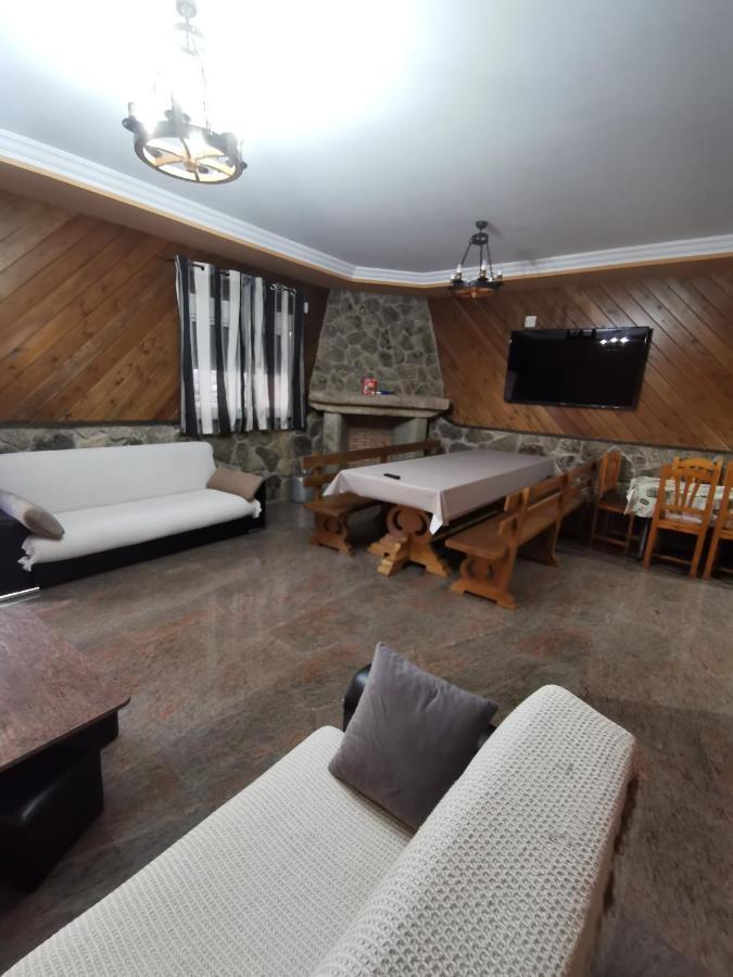 El Cauce Villa Navaluenga Eksteriør billede